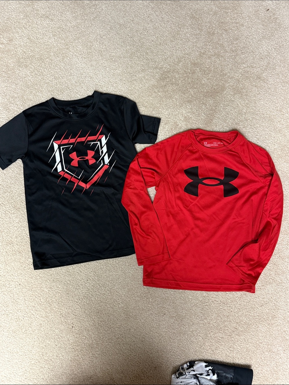 Under Armour Kids Black Short Sleeve & Red Long Sleeve Performance Tops